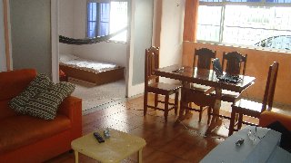 Apartamento dois quartos / sala.